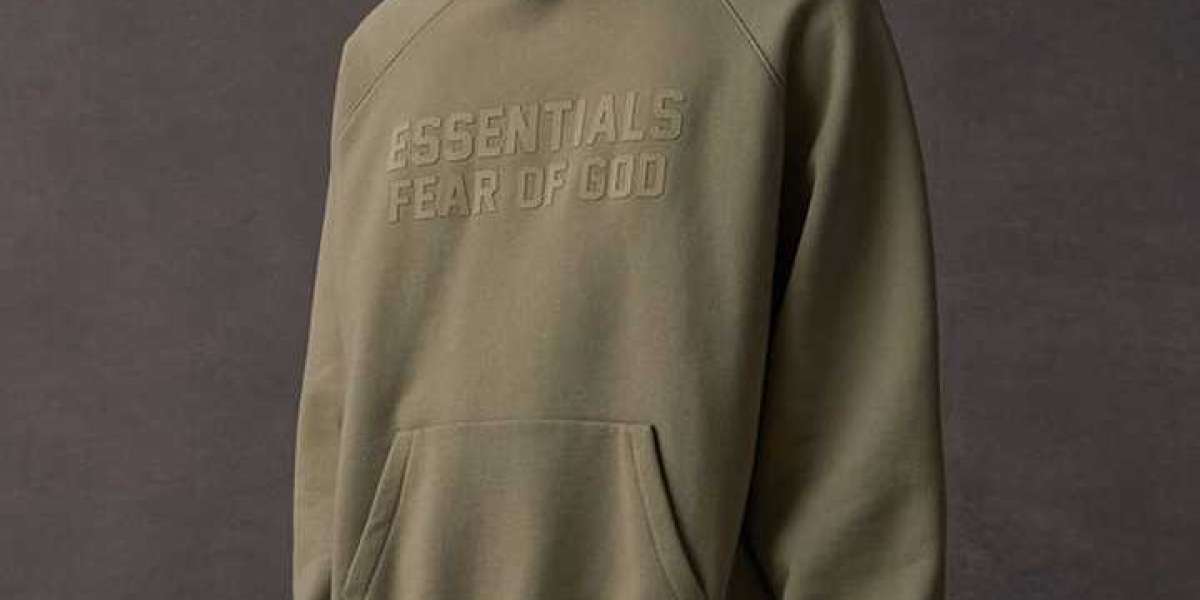 Essential Hoodie Canada Sets New Standards in Quality for Daily Wear Trends